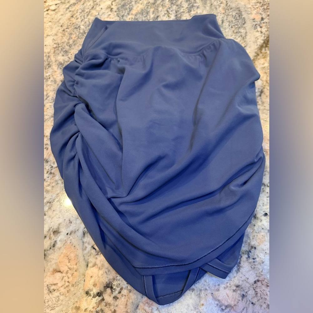 Athleta Transcend Skort XS Gray-Blue Ruched Sides Built-In Shorts. EUC